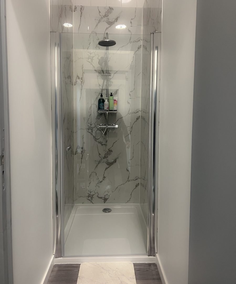 La douche privative en marbre